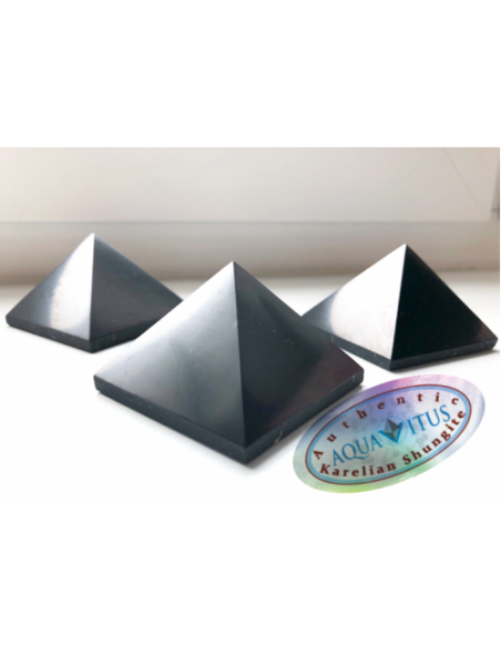 Szungit Piramida  polerowana ok. 7 cm  AquaVitus