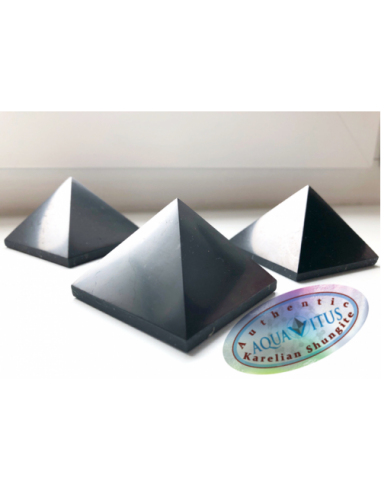 Szungit Piramida  niepolerowana ok. 3 cm  AquaVit